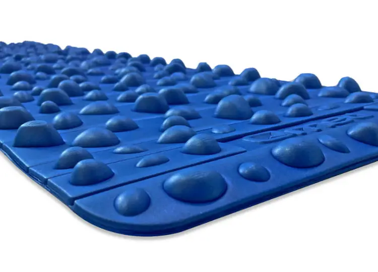 mata-masujaca-stopy-kregoslup-plecy-na-plaskostopie-masazu-bubble-mat-5.jpg