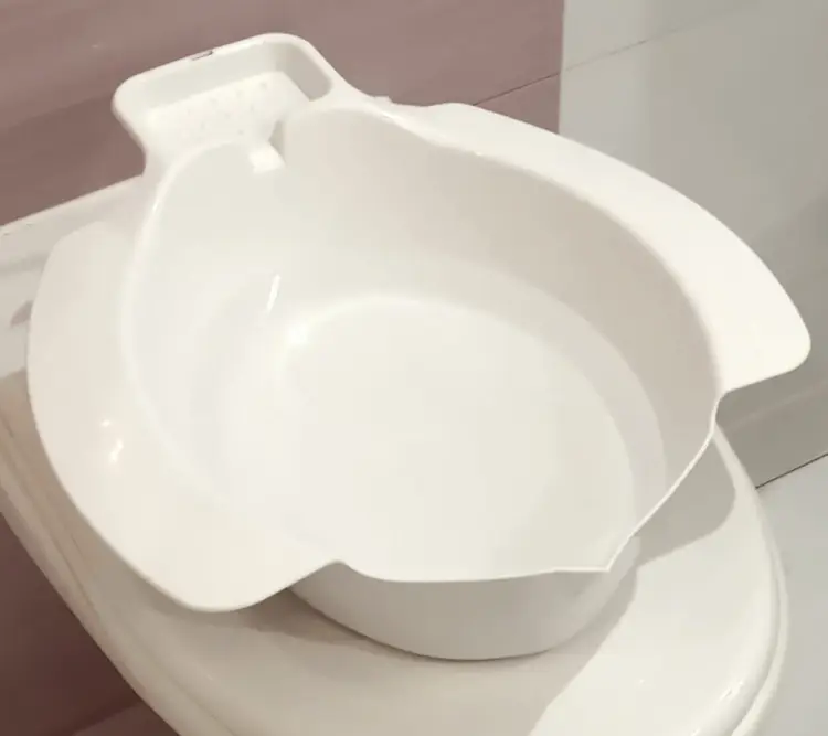 miska_sanitarna_bidet_do_podmywania_dla_seniorow..jpg