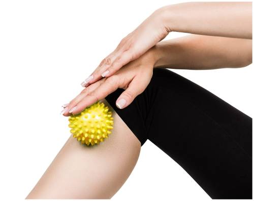 pileczka_rehabilitacyjna_z_kolcami_masazu_cwiczen_8cm.jpg
