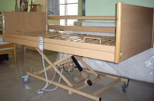 uzywane_lozko_rehabilitacyjne_dla_seniorow_niepelnosprawnych.JPG